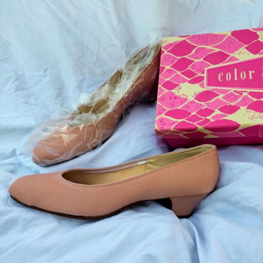 🎀 Vintage Color Mate Light Pink Low Heel Pumps - Deadstock / NWT  🎀